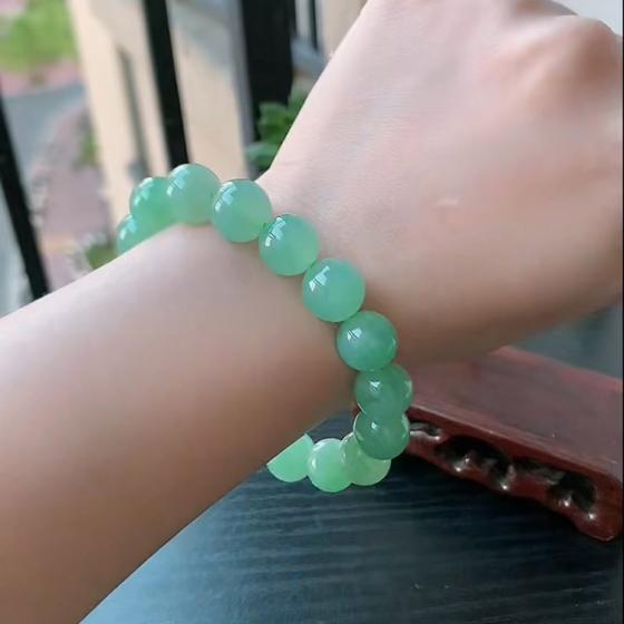 Fruity Green Bead Bracelet